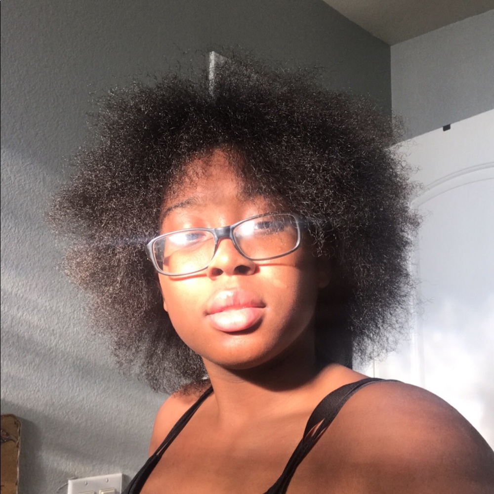 Meet your Posher, Victoria